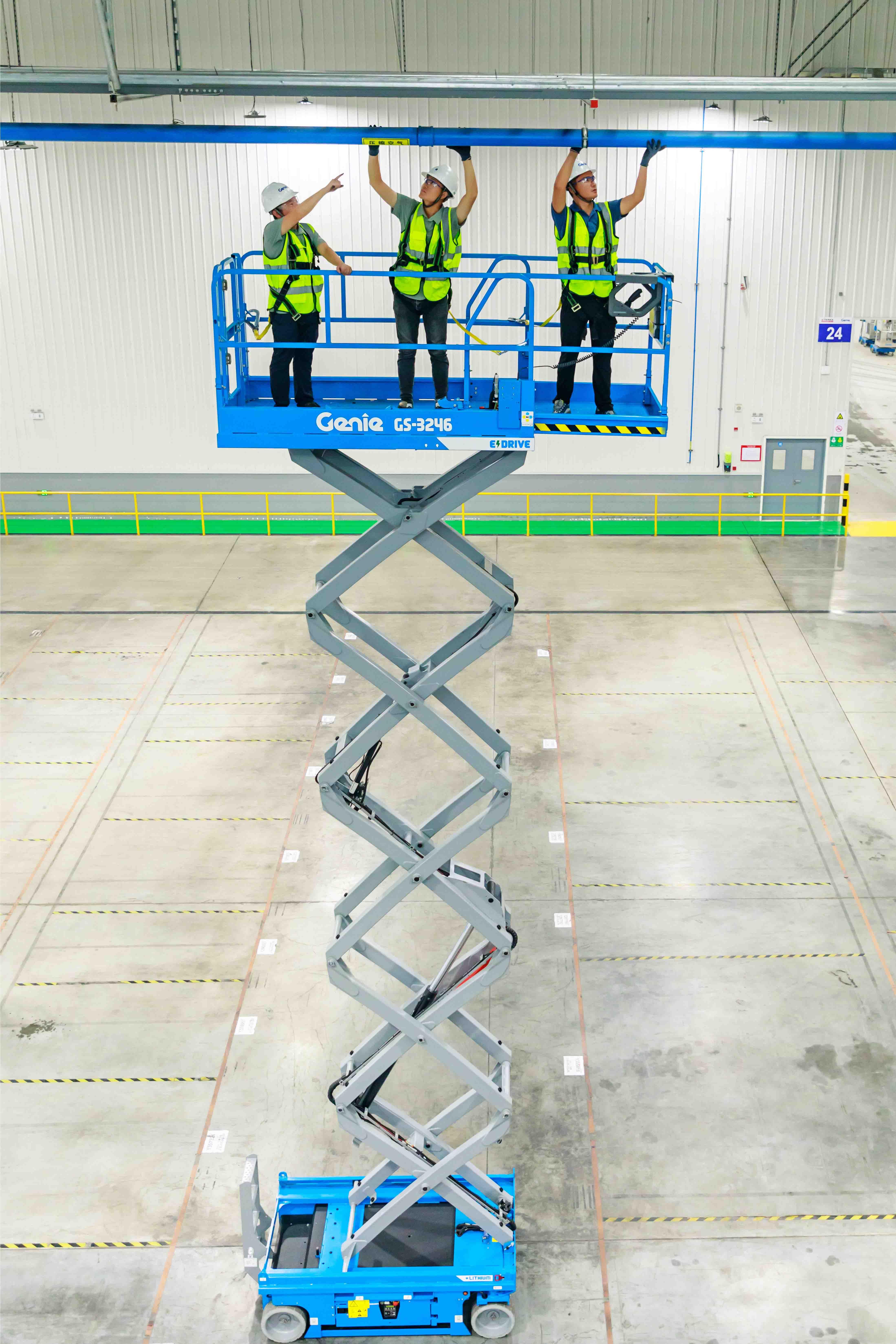 Rental store for 32  SLAB SCISSOR WIDE BODY in Saskatoon SK