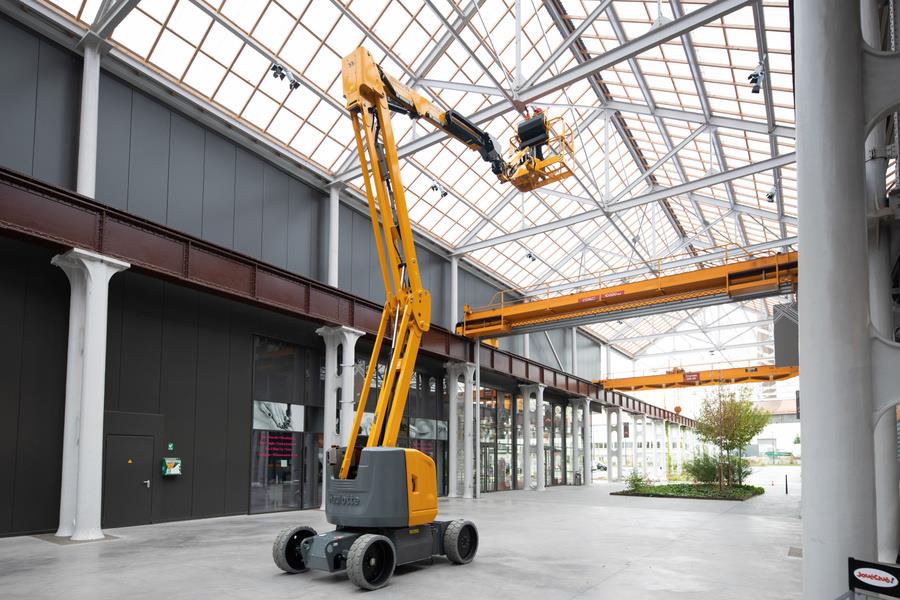 Rental store for 45  ELECTRIC ARTIC LIFT -RIS in Saskatoon SK